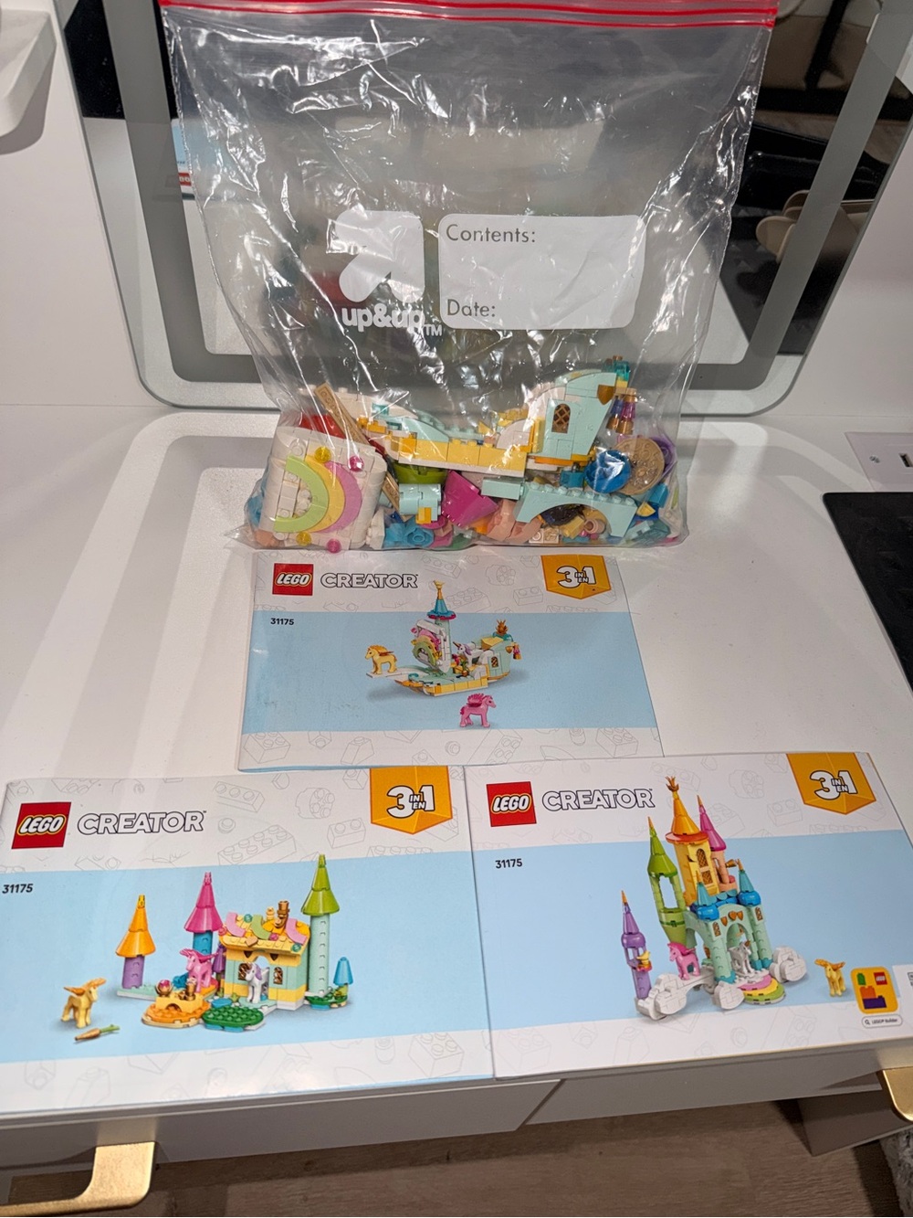 LEGO Creator 3-in-1 Unicorn Castle set